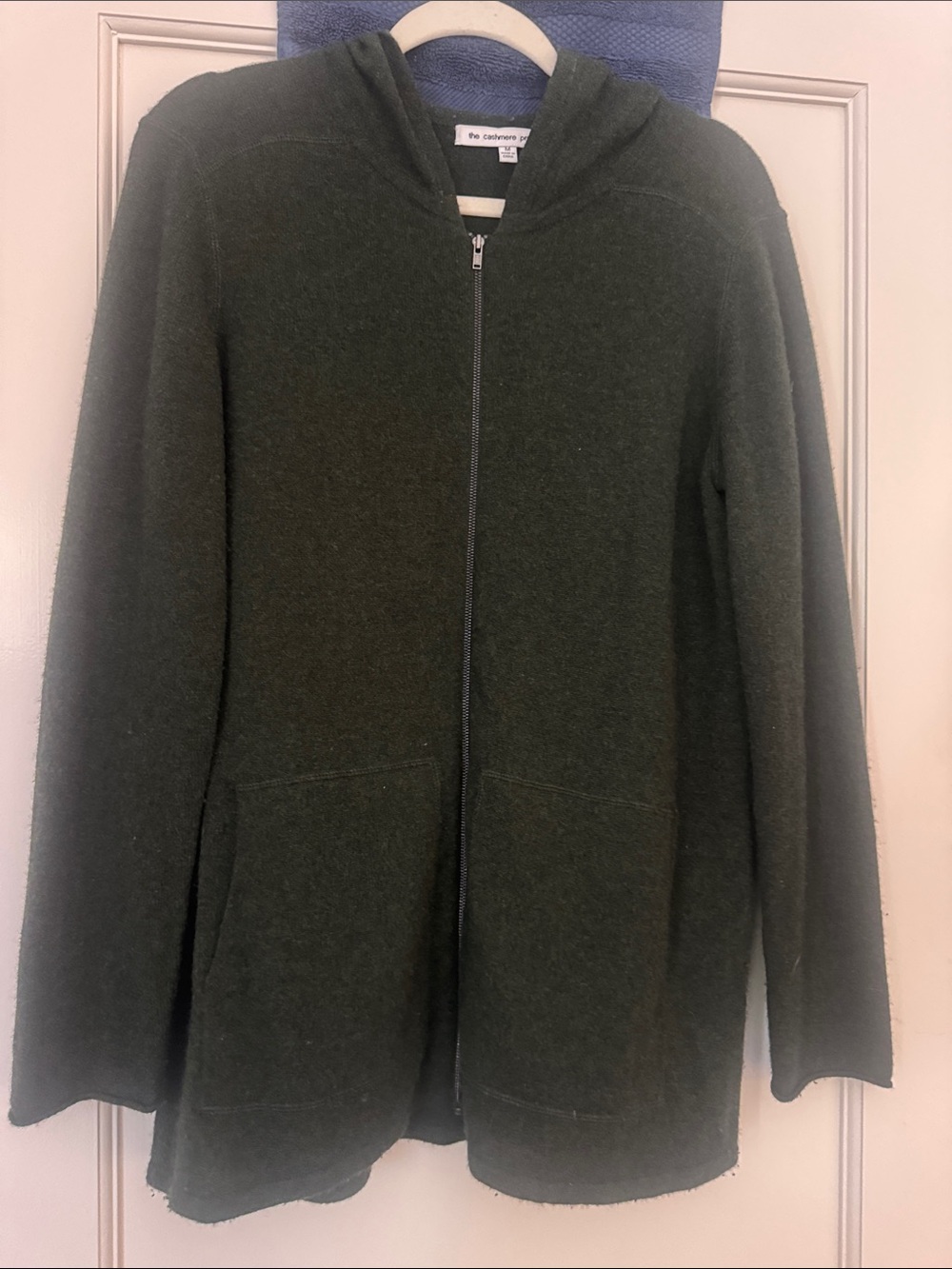 The Cashmere Boutique Women’s Olive Green Zip Hoodie Cardigan